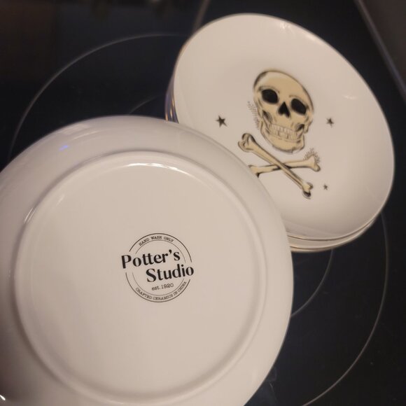 Potter's Studio Skull, Spiders, & Bats Halloween Plates (set of 4) - Picture 2 of 4